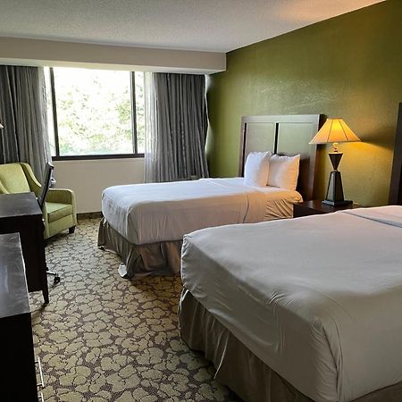 Готель Ramada Plaza By Wyndham Charlotte South End Airport Екстер'єр фото