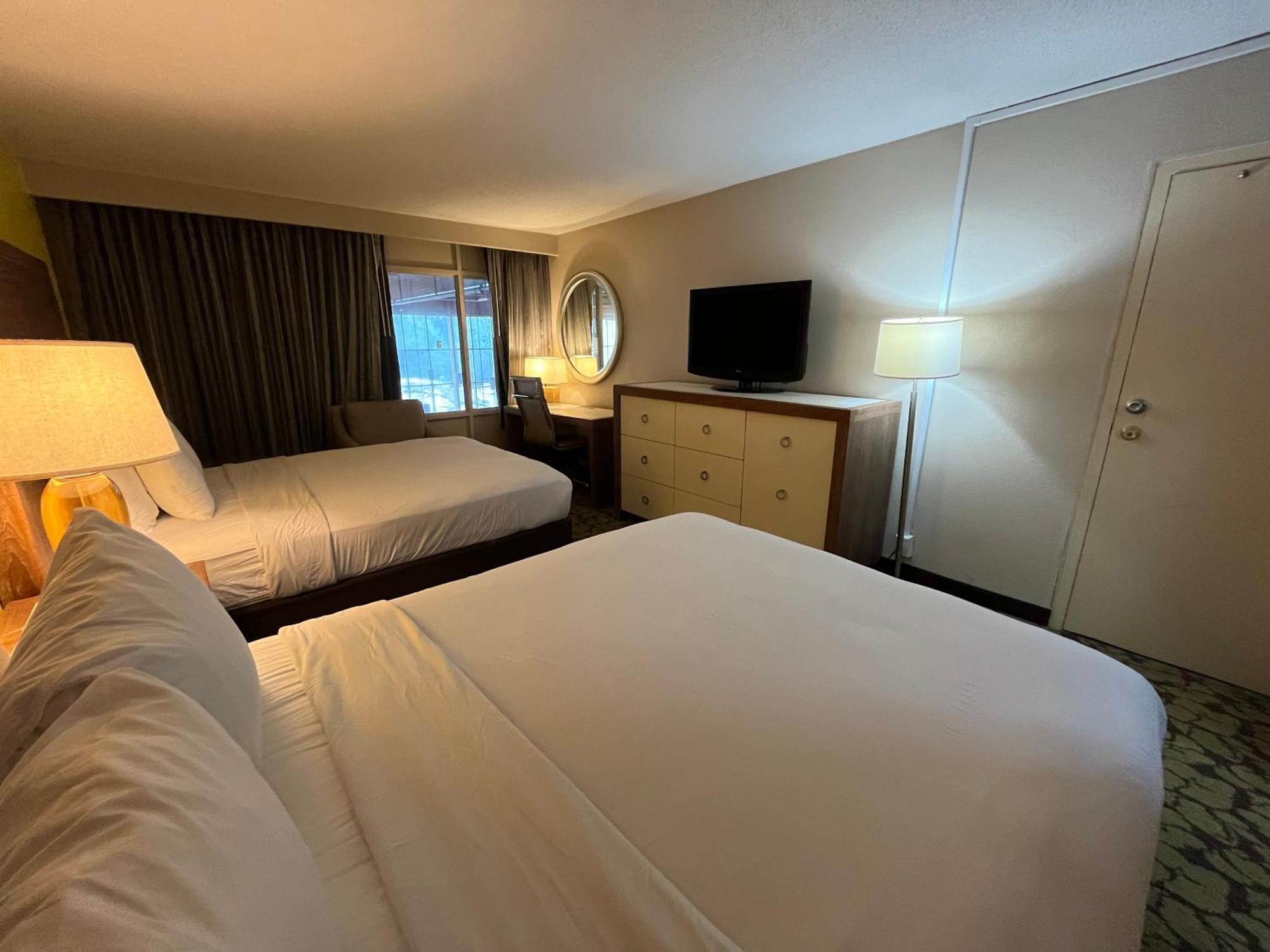 Готель Ramada Plaza By Wyndham Charlotte South End Airport Екстер'єр фото