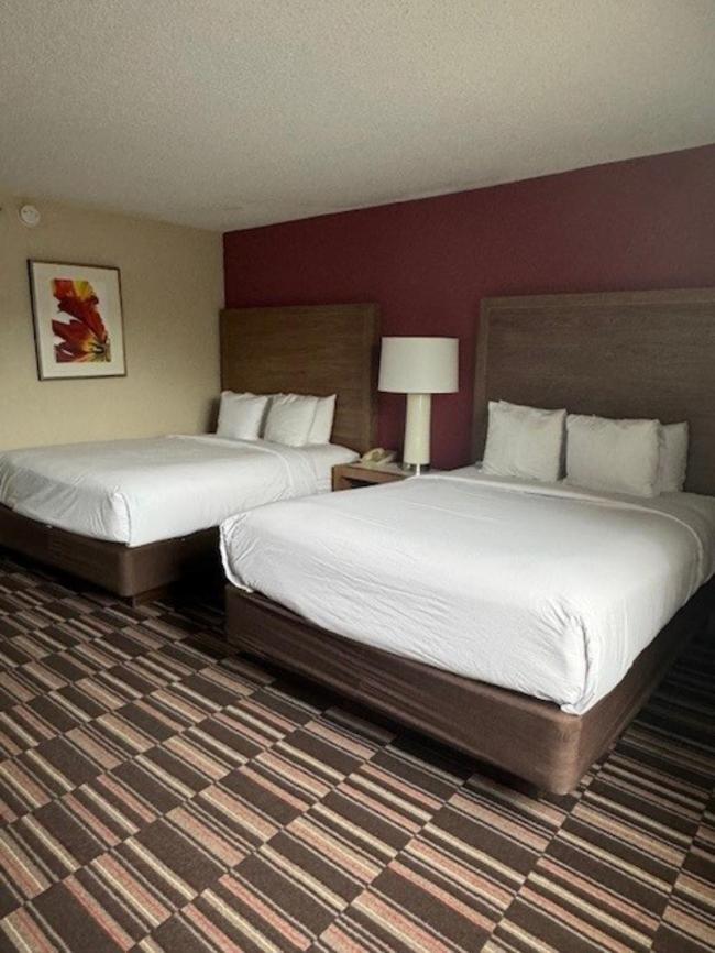 Готель Ramada Plaza By Wyndham Charlotte South End Airport Екстер'єр фото
